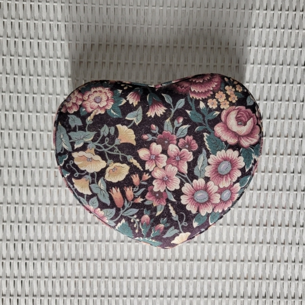 Floral Heart-Shaped Jewelry Box